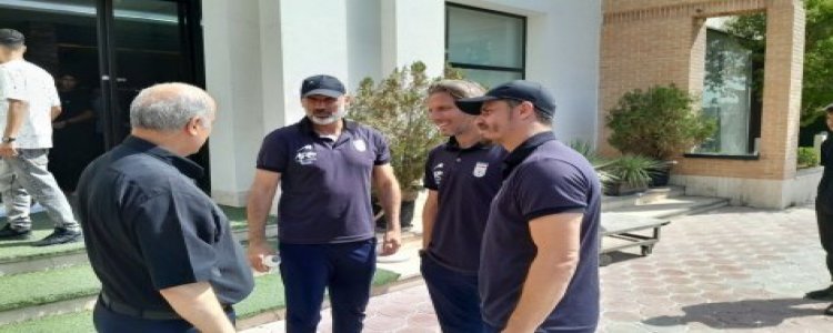 دیدار رئیس فدراسیون فوتبال با کاپیتان های سابق سرخابی در مرکز ملی فوتبال